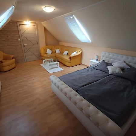 Nikolux Apartman Hajdúszoboszló Esterno foto