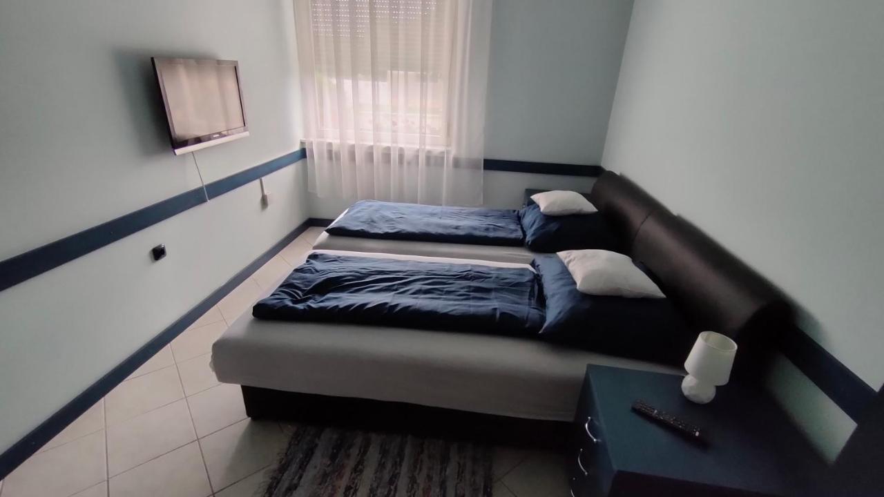 Nikolux Apartman Hajdúszoboszló Esterno foto
