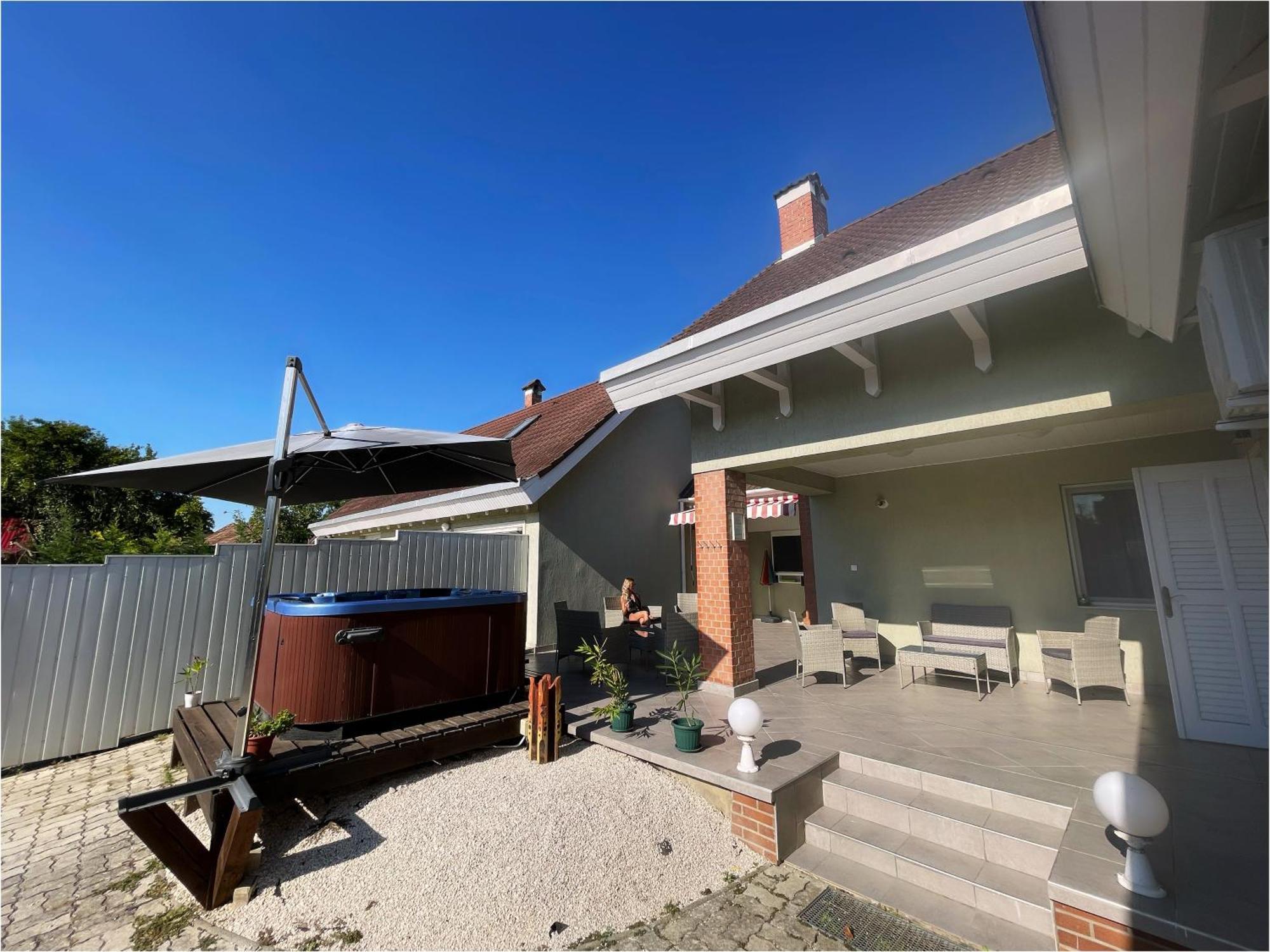 Nikolux Apartman Hajdúszoboszló Esterno foto