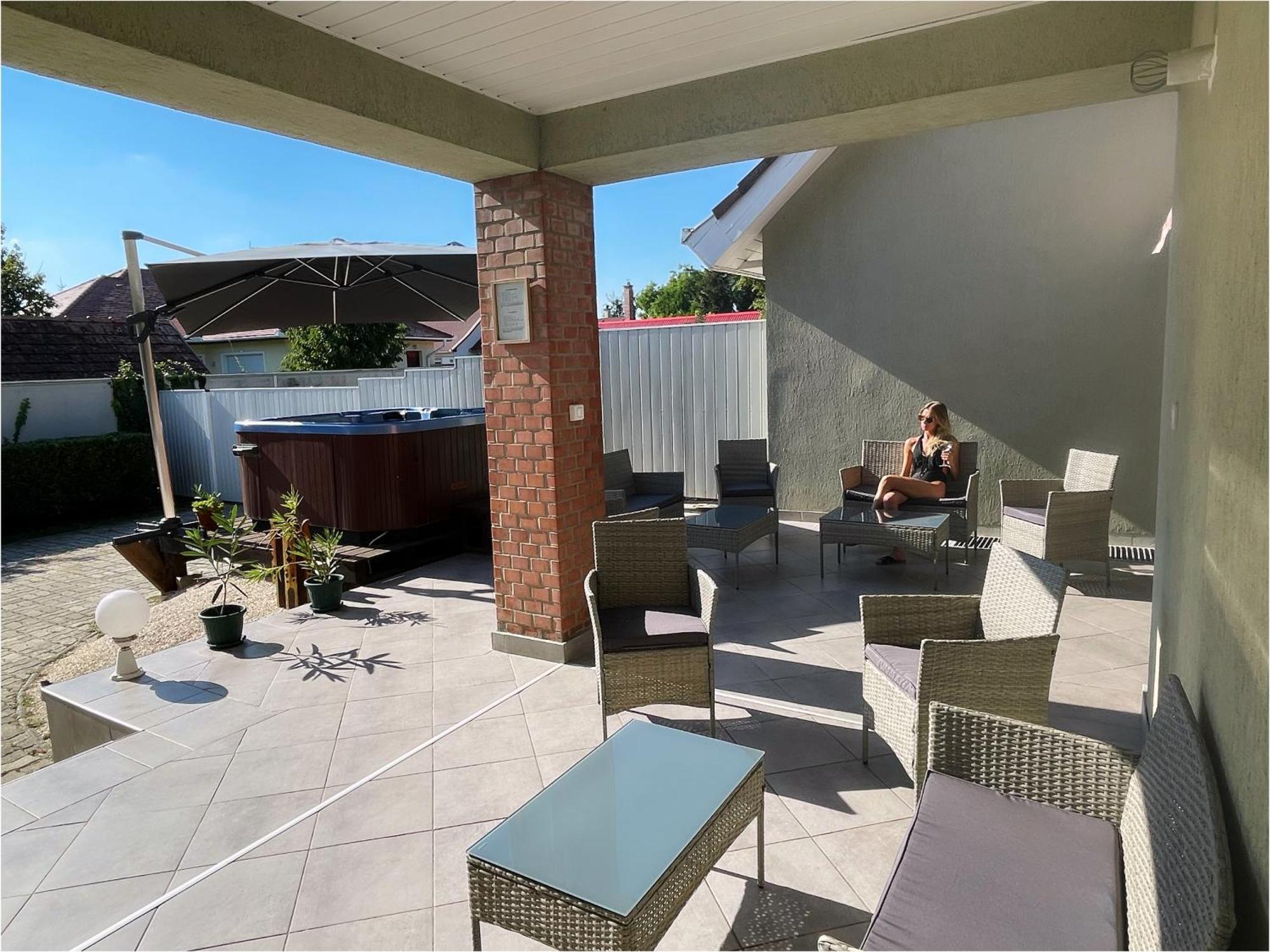 Nikolux Apartman Hajdúszoboszló Esterno foto
