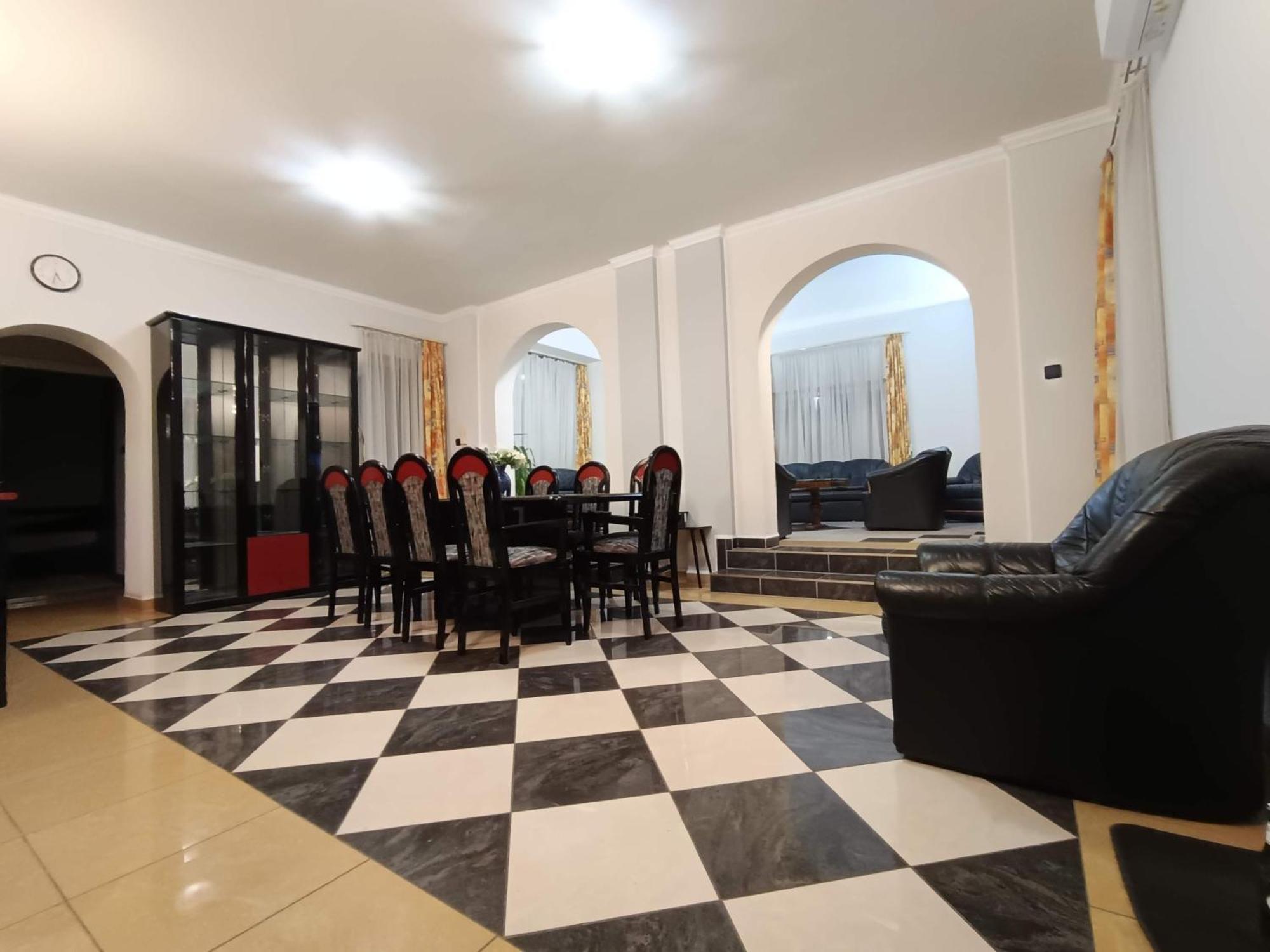 Nikolux Apartman Hajdúszoboszló Esterno foto