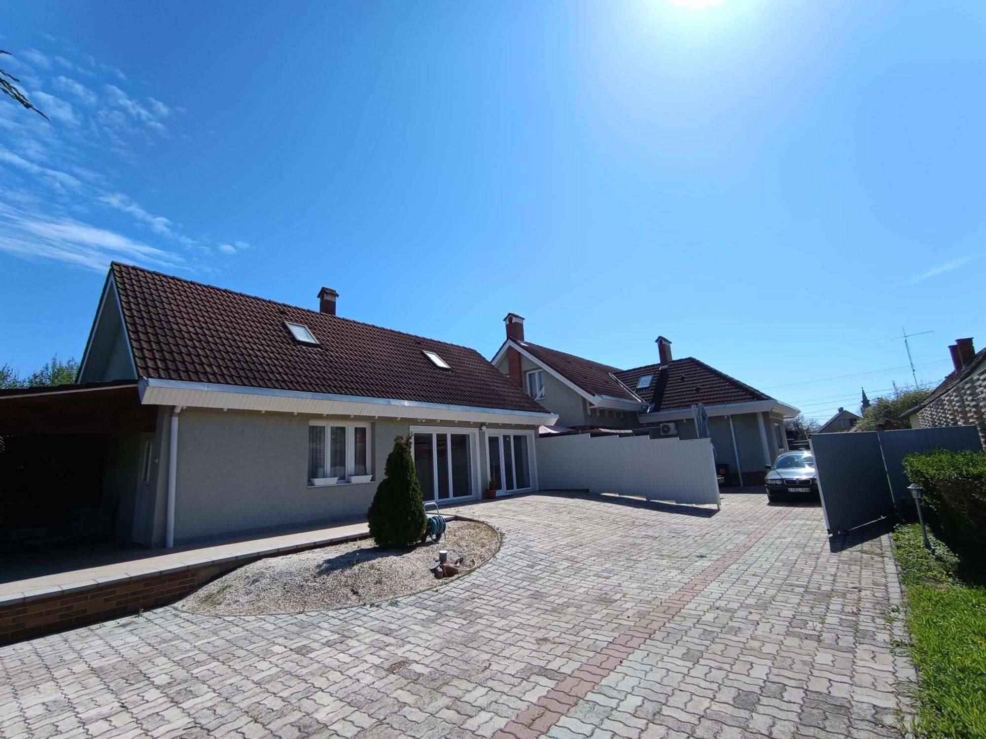 Nikolux Apartman Hajdúszoboszló Esterno foto